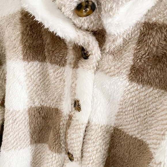 Plaid Sherpa jacket 🧥 - Picture 5 of 6